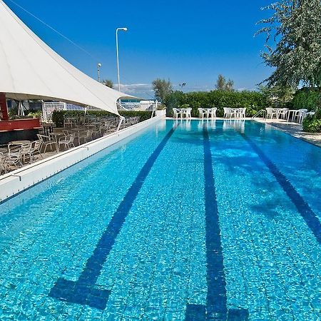 Hotel Mareblu Сенигаллия Экстерьер фото