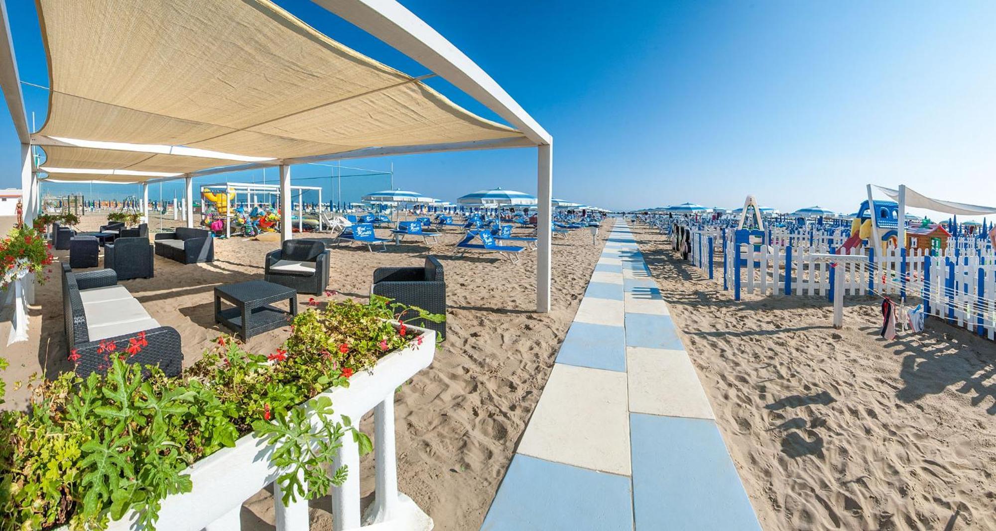 Hotel Mareblu Сенигаллия Экстерьер фото